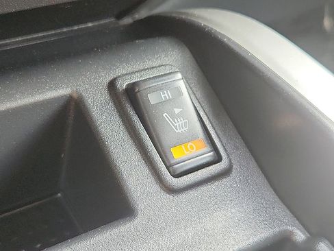 Used 2021 Nissan Titan SV w/ SV Convenience Package AWD/4WD image 24