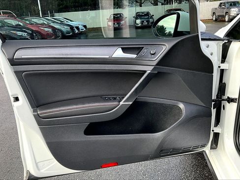 Used 2020 Volkswagen GTI SE image 18