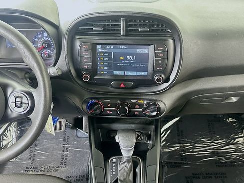 Used 2021 Kia Soul LX FWD image 18