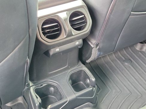 Used 2021 Jeep Gladiator Sport image 17