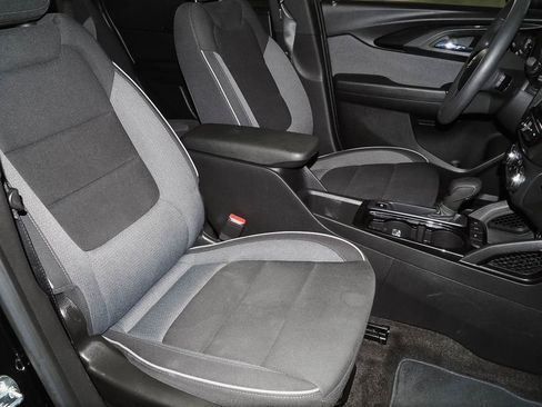 Used 2023 Chevrolet TrailBlazer LT w/ Convenience Package image 9