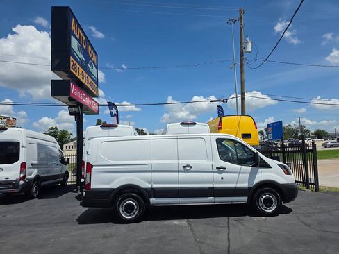 Used 2017 Ford Transit 150 130 Low Roof RWD image 3