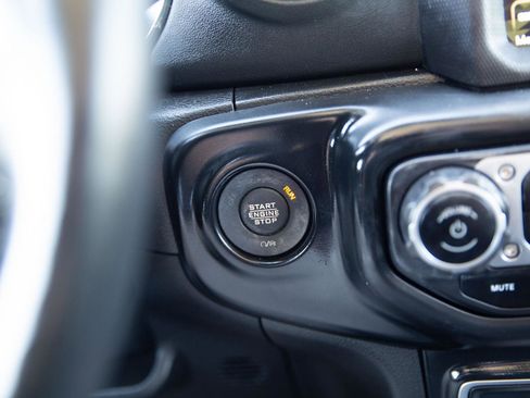 Used 2023 Jeep Wrangler Unlimited Sahara w/ Cold Weather Group AWD/4WD image 13