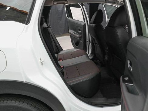 New 2025 Nissan Kicks SR image 18