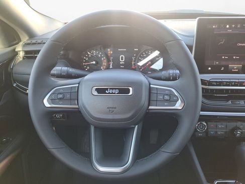 New 2026 Jeep Compass Latitude image 19