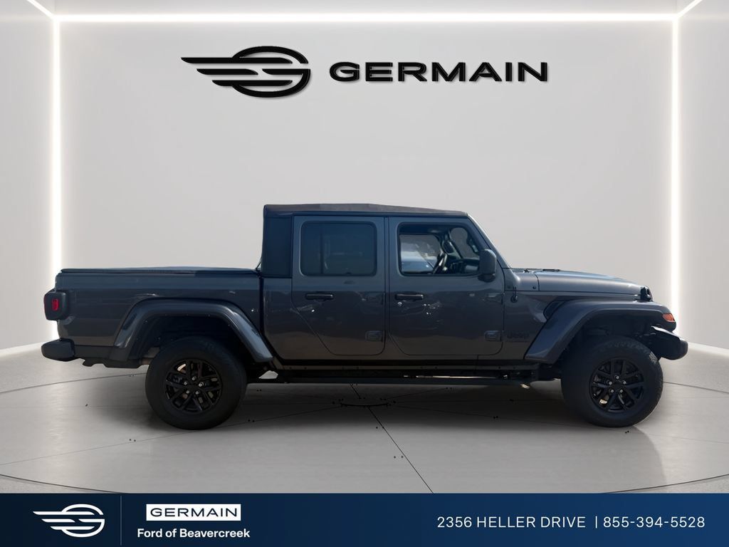 Used 2023 Jeep Gladiator Sport AWD/4WD image 9