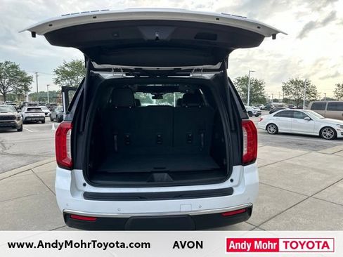 Used 2023 GMC Yukon SLT AWD/4WD image 32