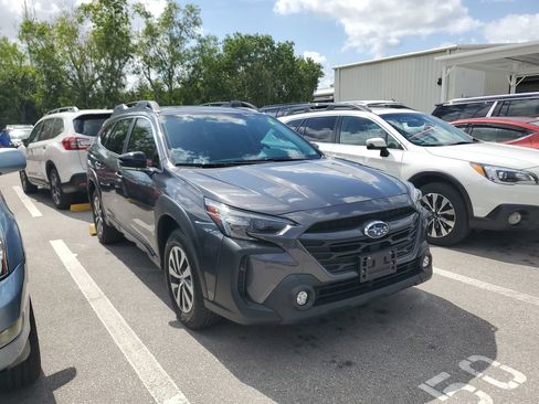Used 2024 Subaru Outback Premium AWD/4WD image 3