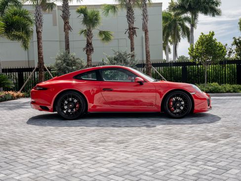 Used 2019 Porsche 911 Carrera 4 GTS AWD/4WD image 2