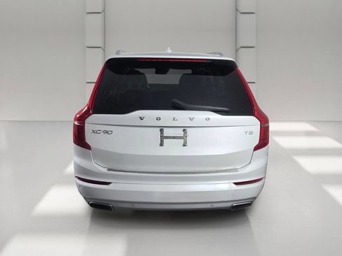 Used 2020 Volvo XC90 T5 Momentum w/ Protection Package FWD image 6