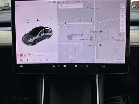 Used 2018 Tesla Model 3 image 24