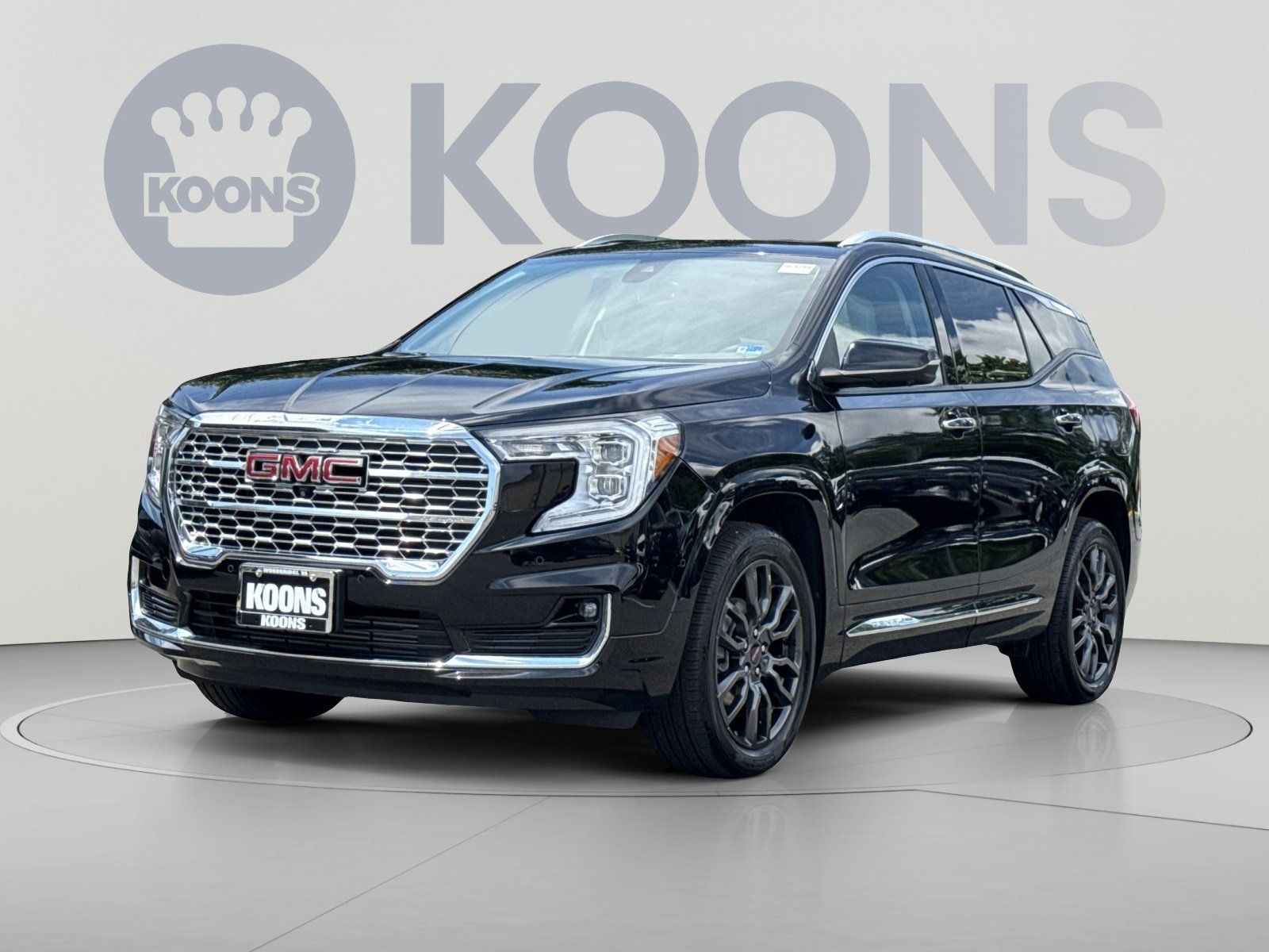 Used 2024 GMC Terrain Denali w/ Black Diamond Edition AWD/4WD image 1