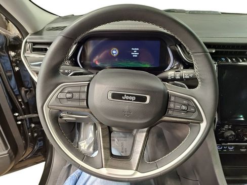 Used 2022 Jeep Grand Cherokee Limited 4xe image 12