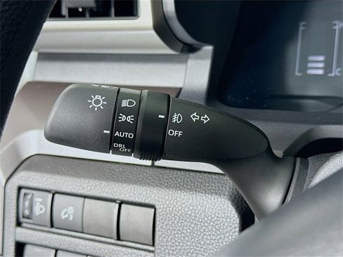 Used 2024 Toyota Tacoma 2WD Double Cab image 15