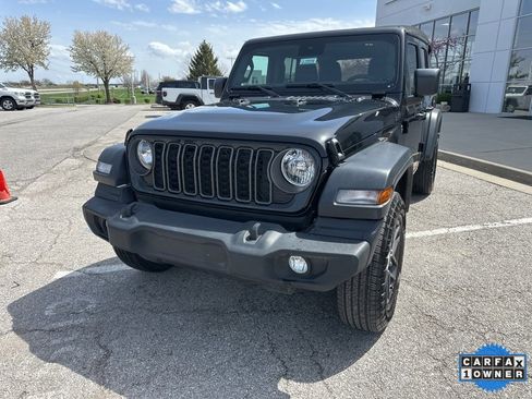 Used 2024 Jeep Wrangler Sport S image 10