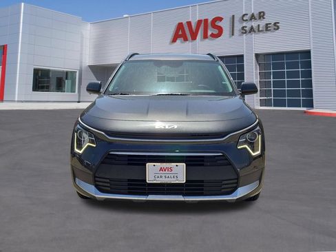Used 2025 Kia Niro LX FWD image 2