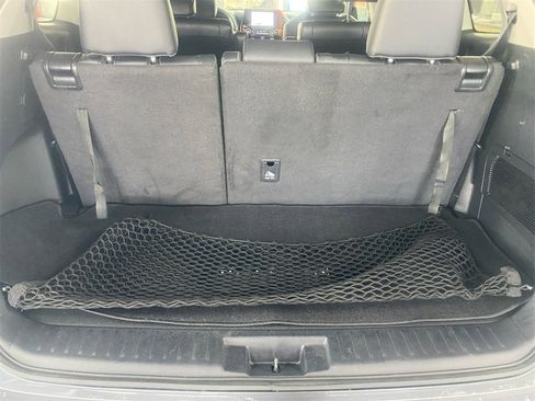 Used 2023 Toyota Highlander XLE image 16