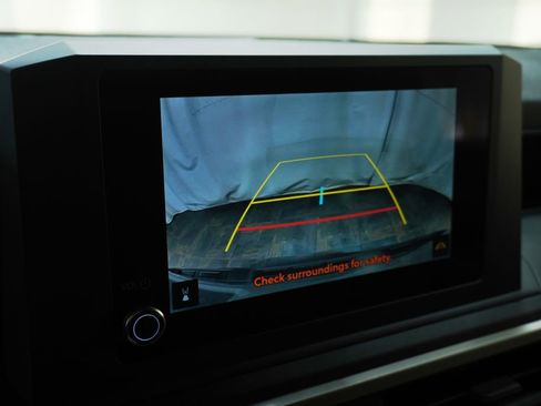 Used 2025 Toyota Tacoma SR image 22