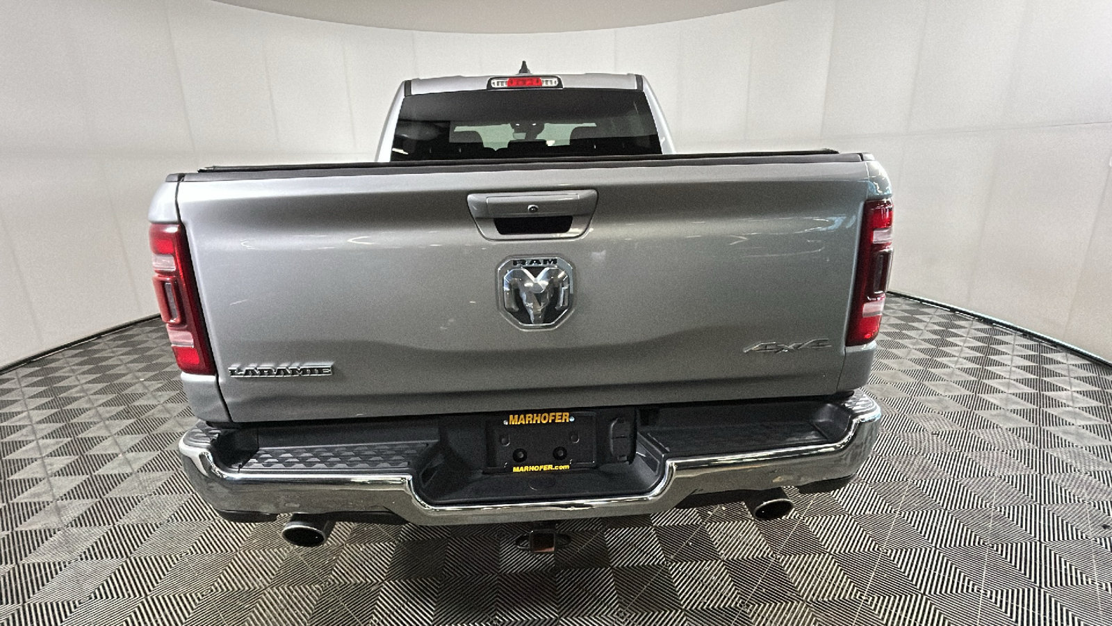 Used 2024 RAM 1500 Laramie AWD/4WD image 4