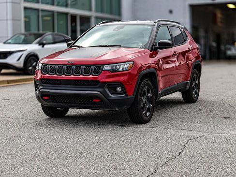 Used 2024 Jeep Compass Trailhawk image 3