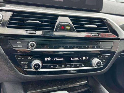 Used 2022 BMW 530i xDrive w/ Convenience Package image 28