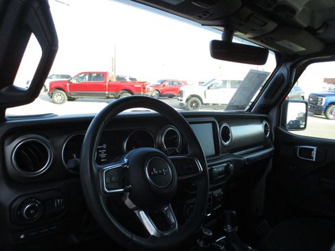 Used 2023 Jeep Wrangler Unlimited Rubicon 4xe w/ Cold Weather Group image 13