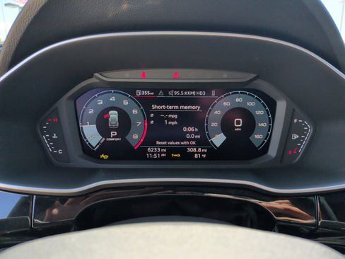 Certified 2025 Audi Q3 2.0T Premium Plus w/ Premium Plus Package AWD/4WD image 18