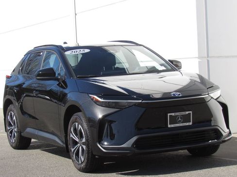 Used 2025 Toyota bZ4X FWD w/ Weather Package image 2