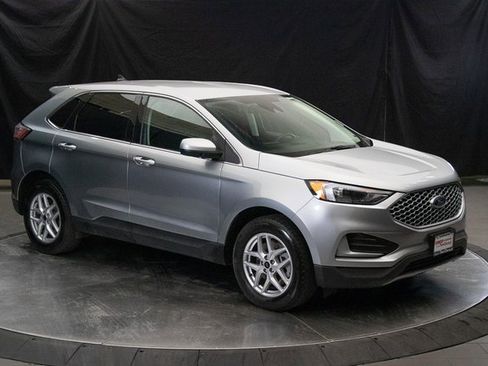Used 2024 Ford Edge SEL image 2
