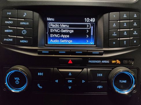 Used 2018 Ford Explorer XLT image 25