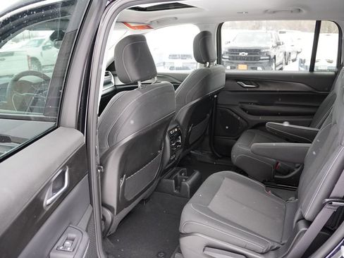 Certified 2023 Jeep Grand Cherokee L Laredo w/ Luxury Tech Group I image 17