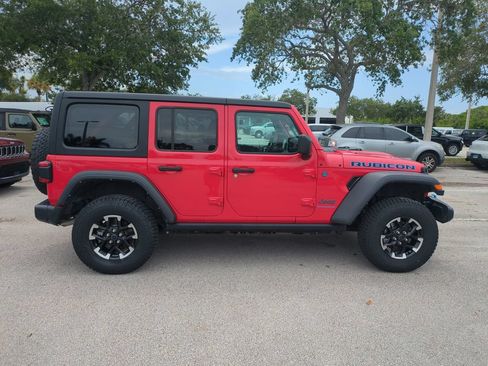 Used 2024 Jeep Wrangler Unlimited Rubicon 4xe AWD/4WD image 5