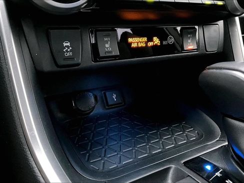 Certified 2022 Toyota RAV4 XSE w/ XSE Grade Weather Package AWD/4WD image 18