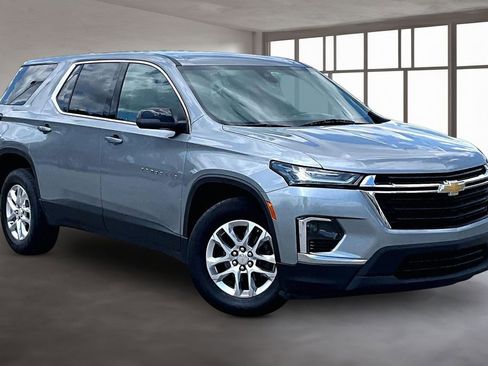 Used 2023 Chevrolet Traverse LS FWD image 13