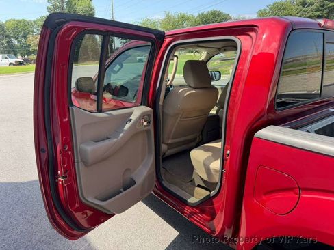 Used 2014 Nissan Frontier SV RWD image 12