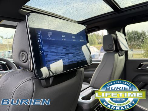 New 2026 Chevrolet Suburban Premier image 32