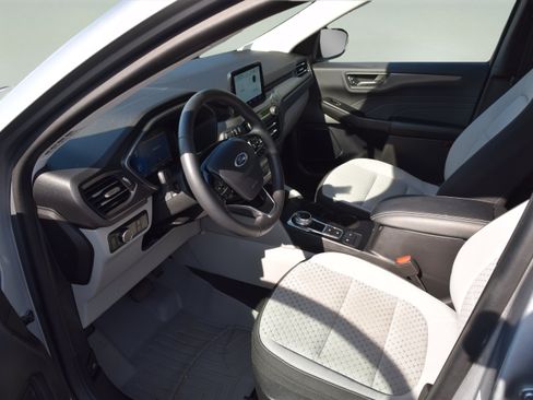 Certified 2023 Ford Escape Active AWD/4WD image 9