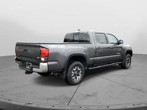 Used 2019 Toyota Tacoma TRD Off-Road image 3