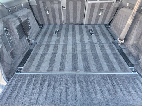 Used 2019 Land Rover Discovery SE image 31