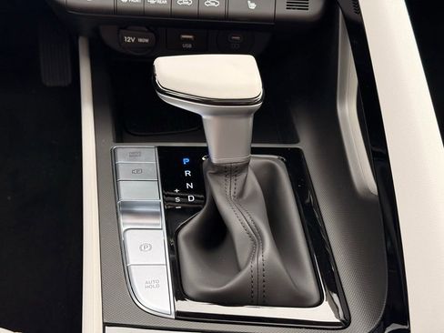 New 2025 Hyundai Elantra Limited FWD image 22