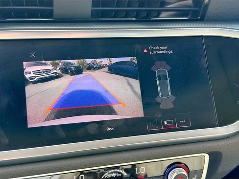 Used 2020 Audi Q3 2.0T Premium image 32