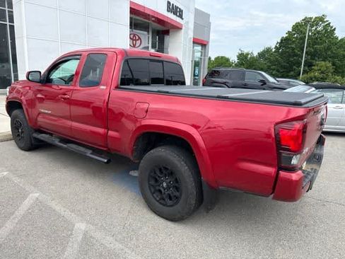 Used 2022 Toyota Tacoma SR5 AWD/4WD image 4
