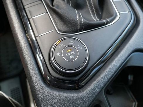 Certified 2023 Volkswagen Taos SEL AWD/4WD image 35