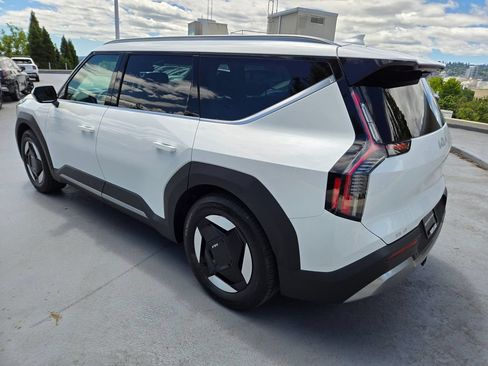 Certified 2024 Kia EV9 Wind AWD/4WD image 5