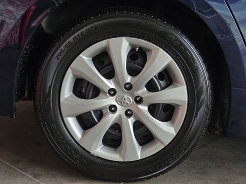 Used 2021 Toyota Corolla LE w/ Carpet Mat Package (TMS) FWD image 5
