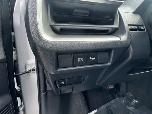 Used 2025 Toyota Prius LE image 30