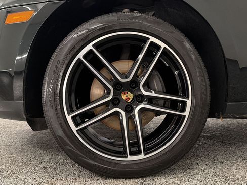 Used 2020 Porsche Macan AWD/4WD image 11