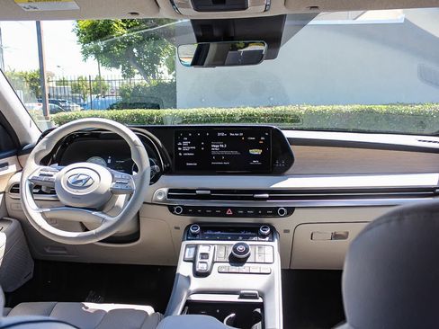 Used 2023 Hyundai Palisade Limited FWD image 16