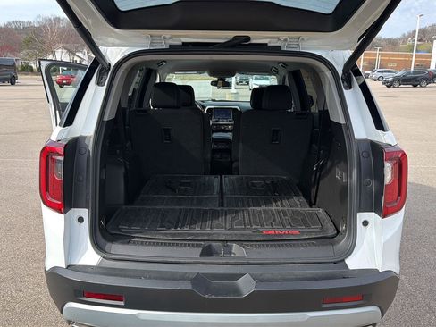 Used 2023 GMC Acadia SLE w/ Driver Convenience Package image 13