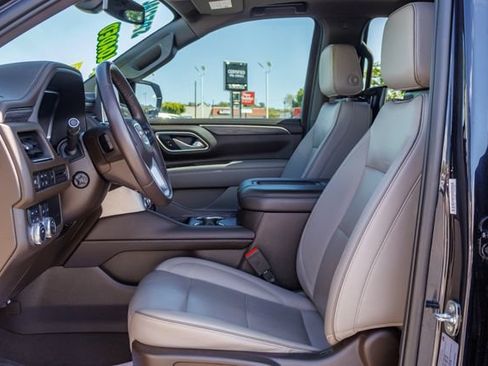 Certified 2022 GMC Yukon SLT w/ SLT Premium Package AWD/4WD image 6